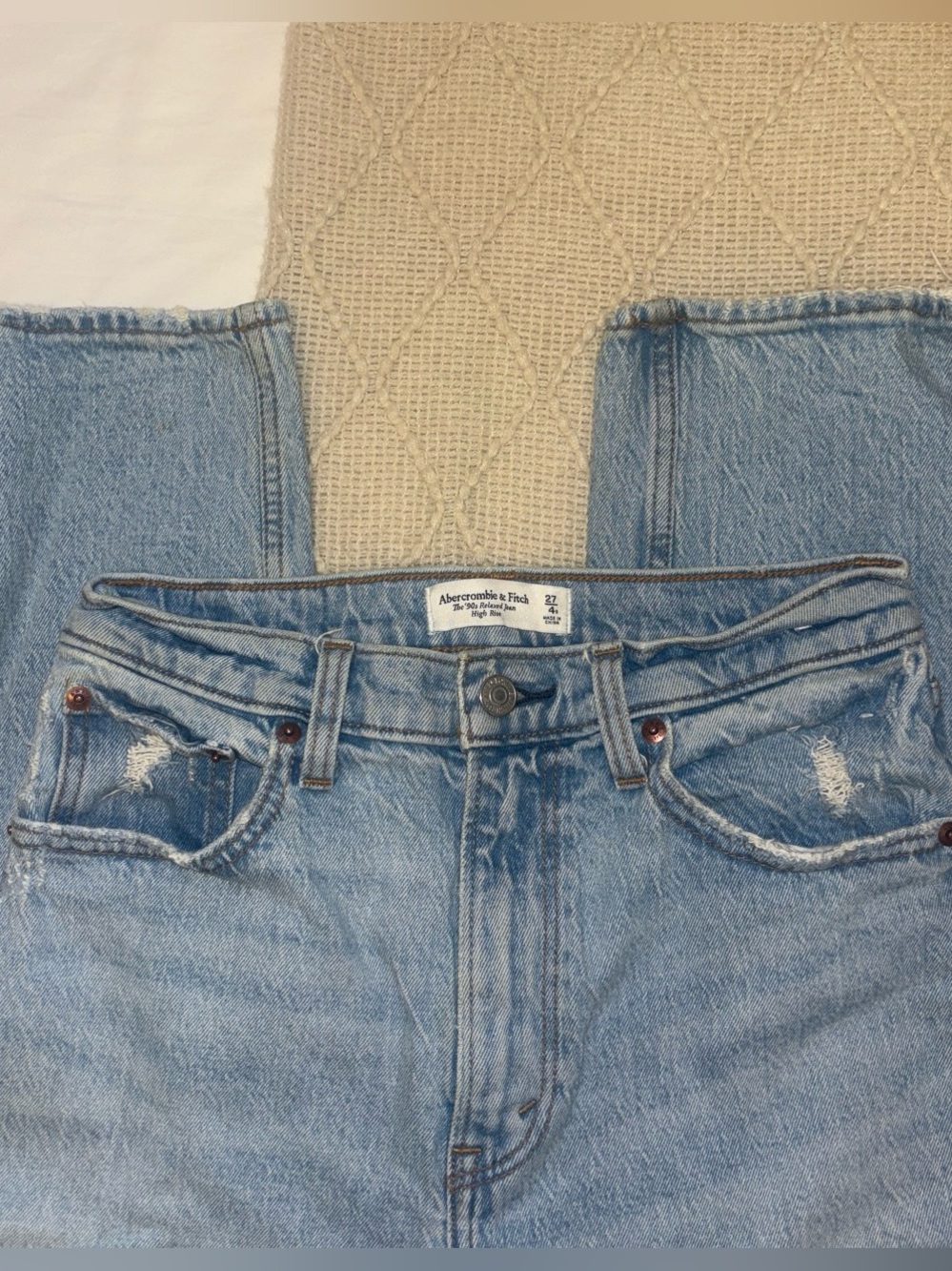 Abercrombie & Fitch High Rise ‘90s Relaxed Jean
